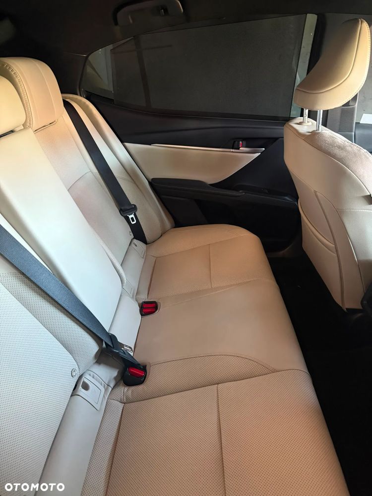 Toyota Camry 2.5 Hybrid Dynamic Force Executive e-CVT - 9
