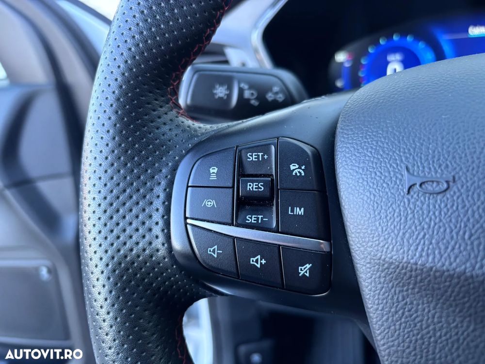 Ford Kuga ver-2-5-duratec-phev-st-line-x - 21