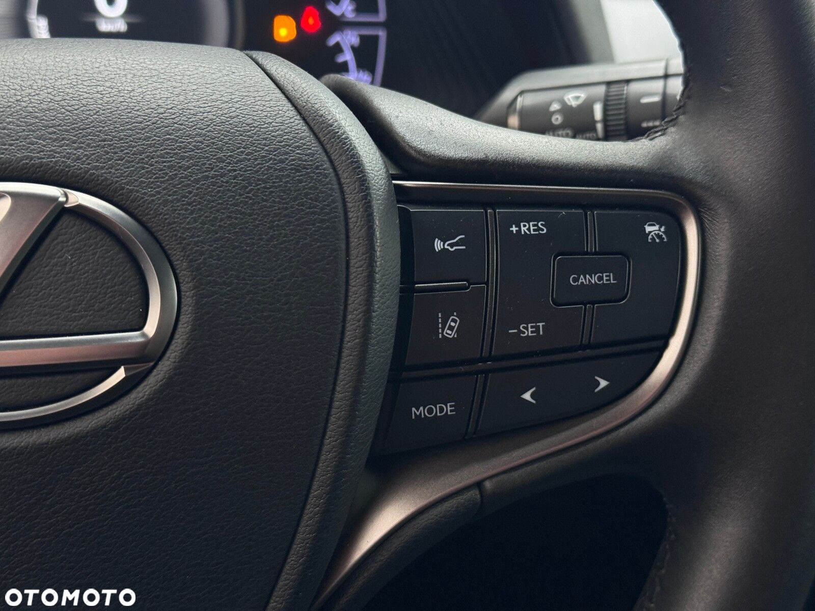 Lexus UX - 23