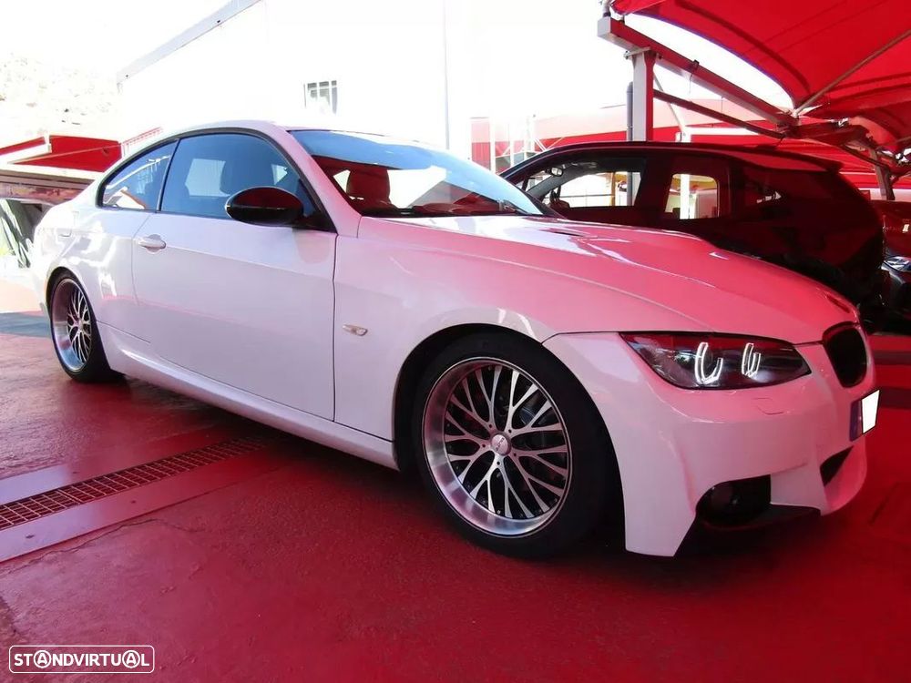 BMW 320 d Sport - 1