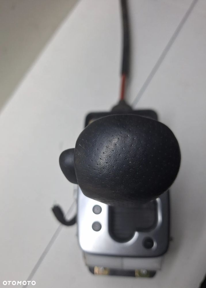 LEWAREK WYBIERAK BIEGÓW -8E1713111N- AUDI A4/B6 -AUTOMAT - 2