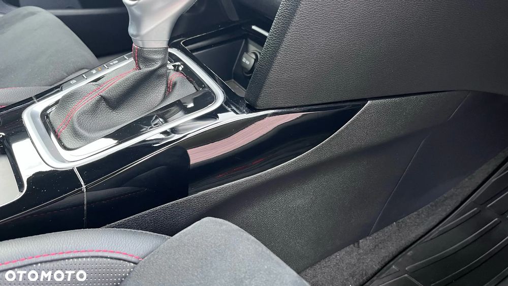 Kia ProCeed 1.6 T-GDI GT DCT - 14