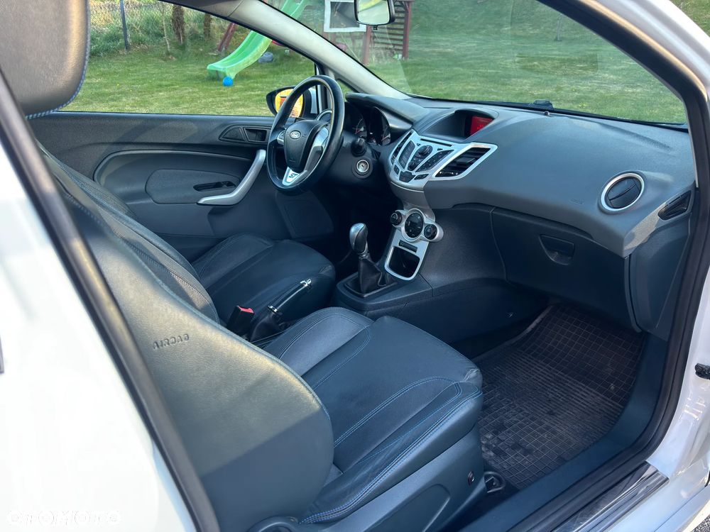 Ford Fiesta 1.6 Sport - 16