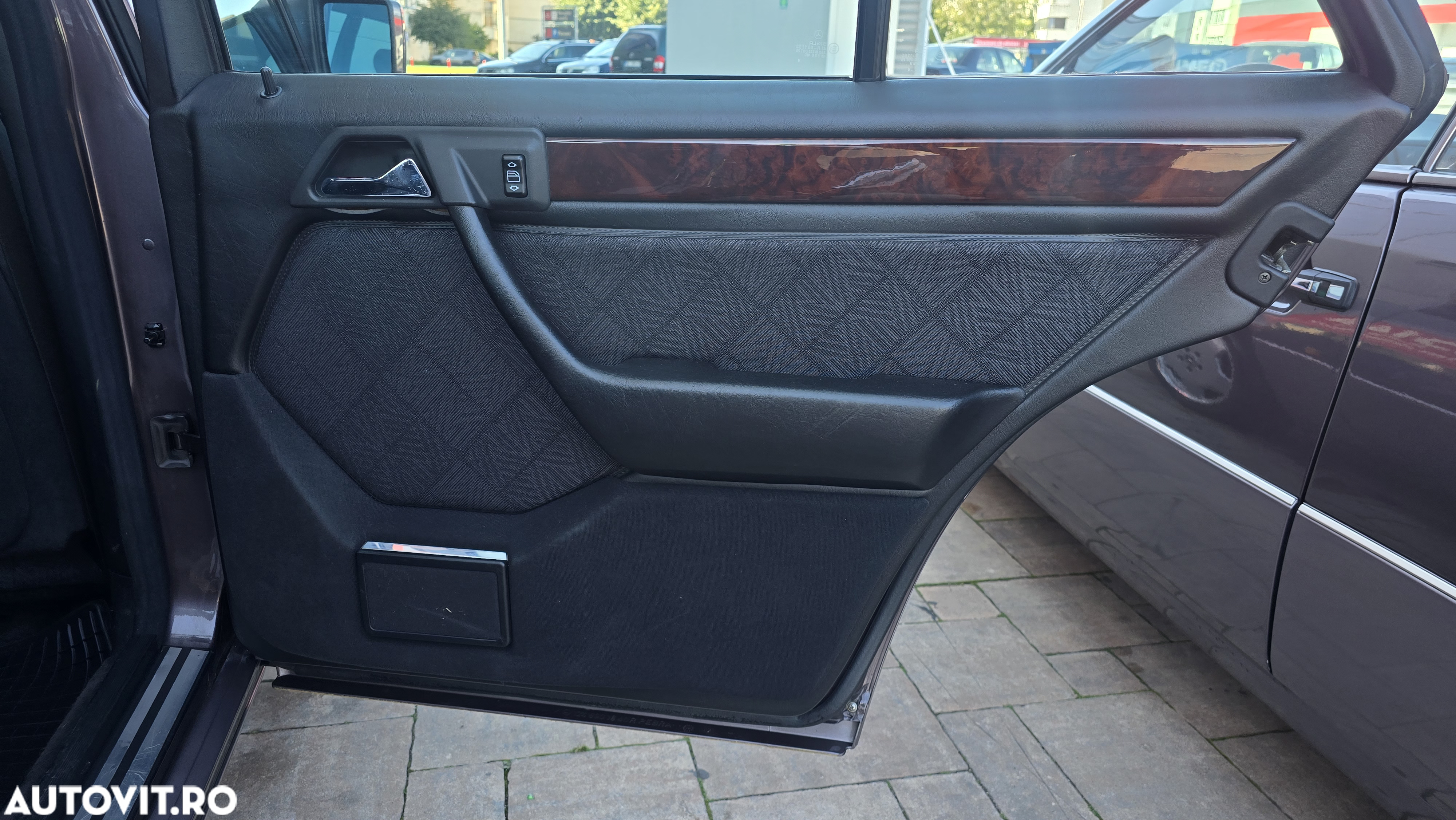 Mercedes-Benz W124 - 36