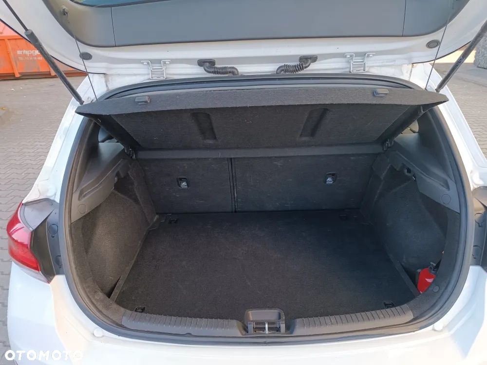 Hyundai i30 1.5 DPI Classic + - 9