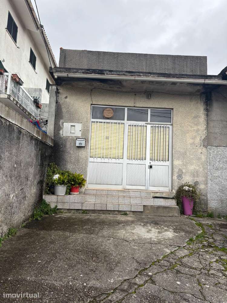 Loja  Venda em Vila Nova de Famalicão e Calendário,Vila Nova de Famali - Grande imagem: 2/4
