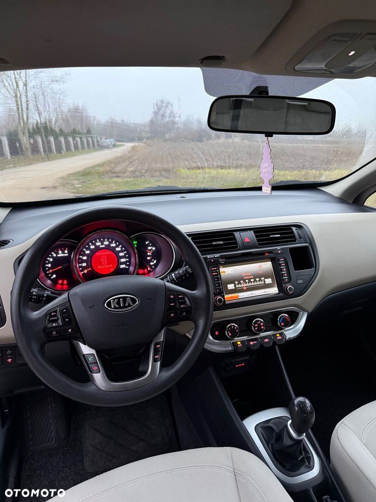 Kia Rio 1.1 CRDI Spirit - 11