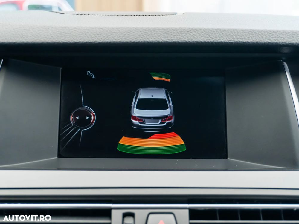 BMW Seria 5 520d AT - 31