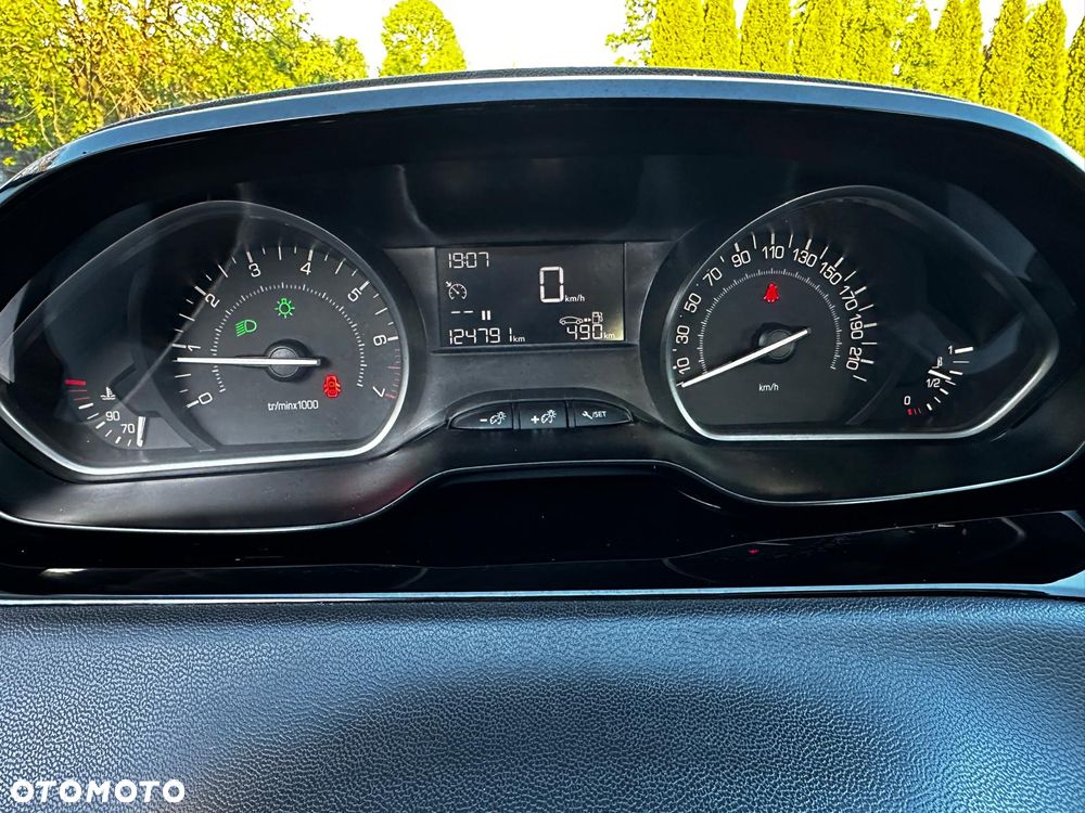 Peugeot 208 - 19