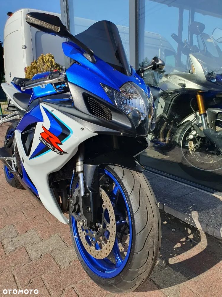 Suzuki GSX-R - 25