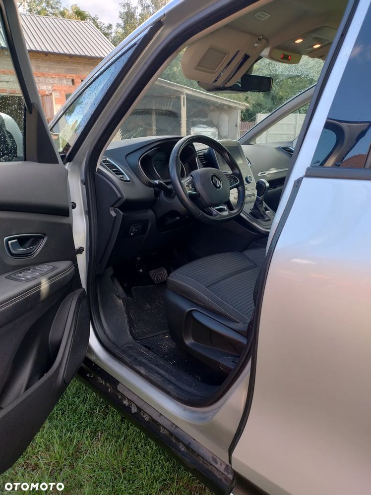 Renault Scenic BLUE dCi 120 EDC BLACK EDITION - 12