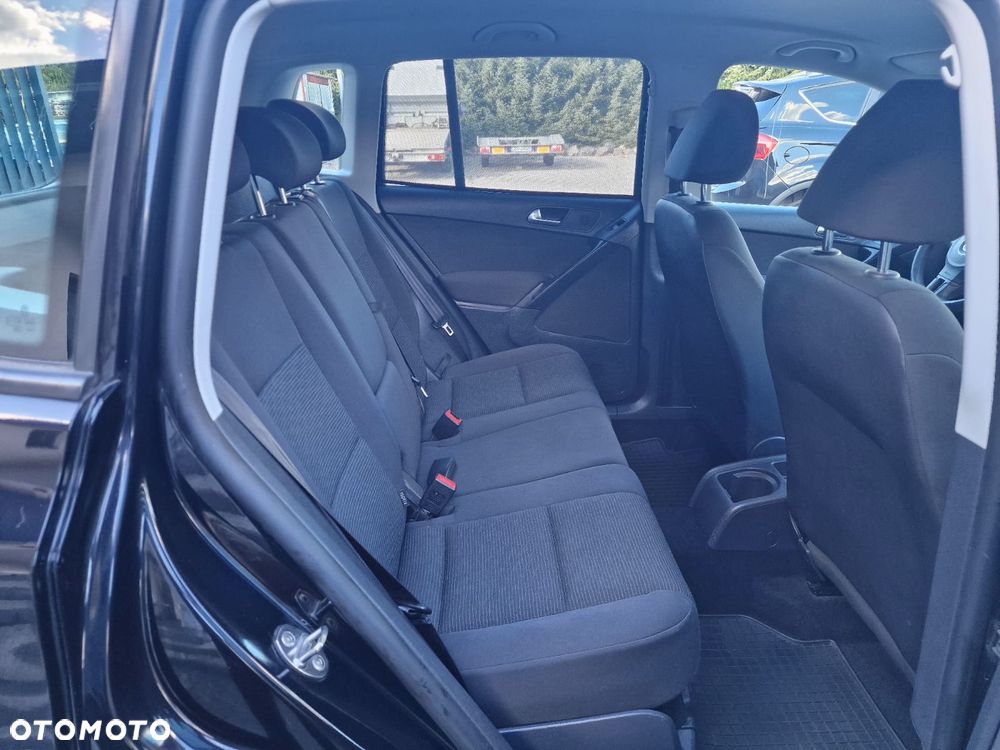 Volkswagen Tiguan 2.0 TDI DPF BlueMotion Technology Trend & Fun - 16