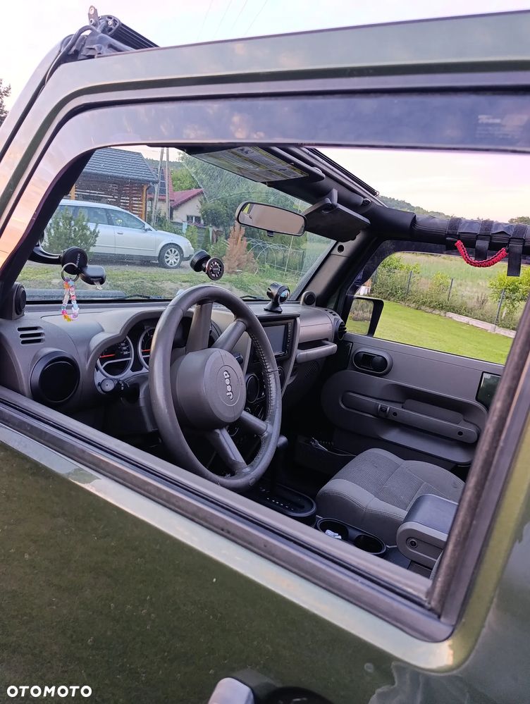Jeep Wrangler - 25