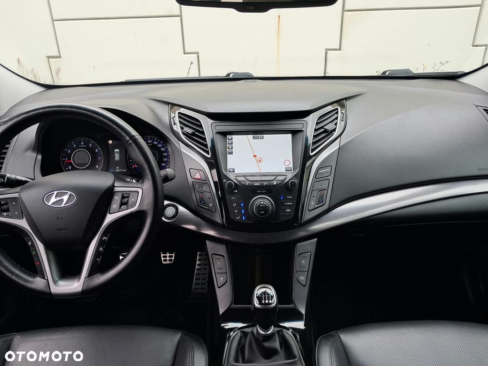 Hyundai i40 Kombi 2.0 Premium - 25