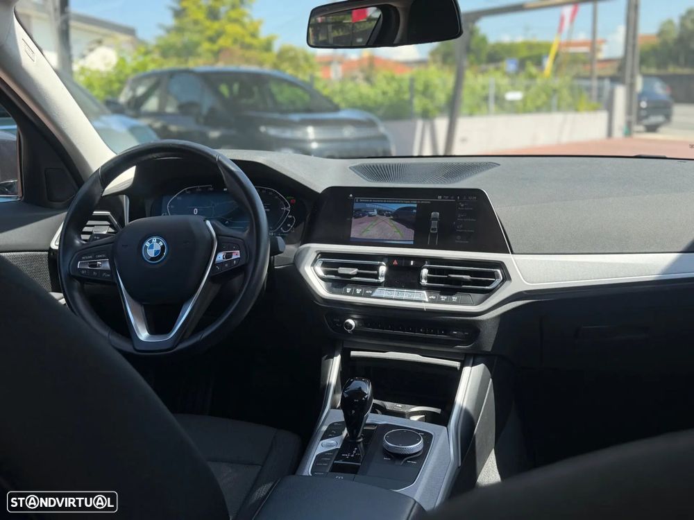 BMW 330 e Aut. Luxury Line - 11