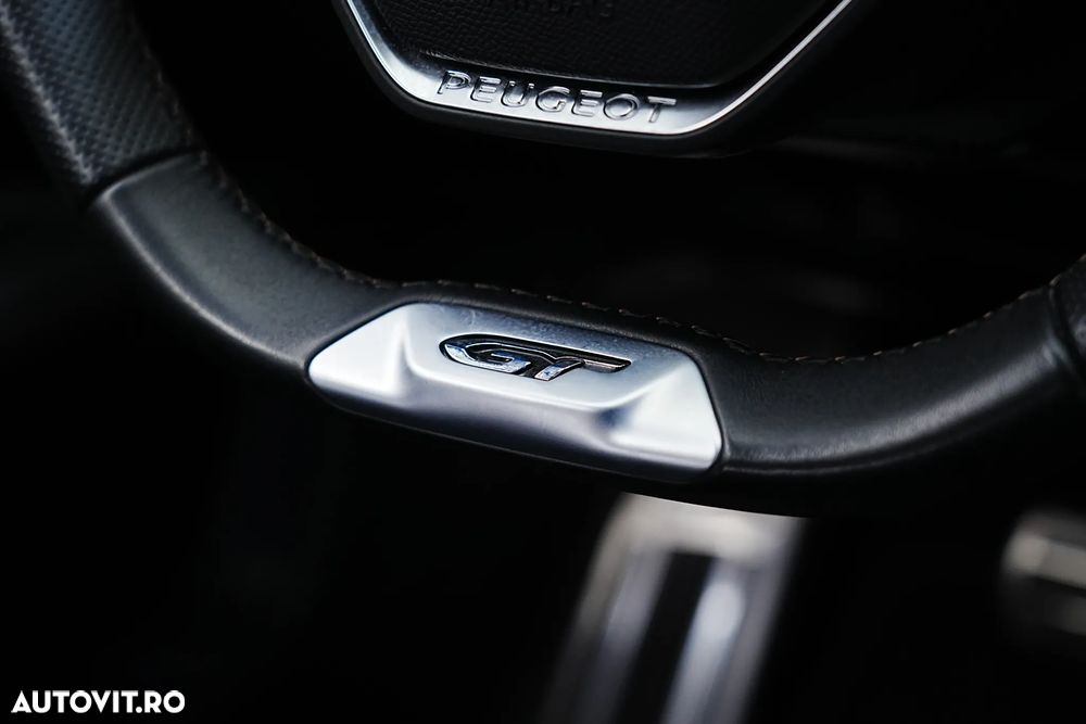 Peugeot 3008 Plug-In Hybrid 225 e-EAT8 GT - 20