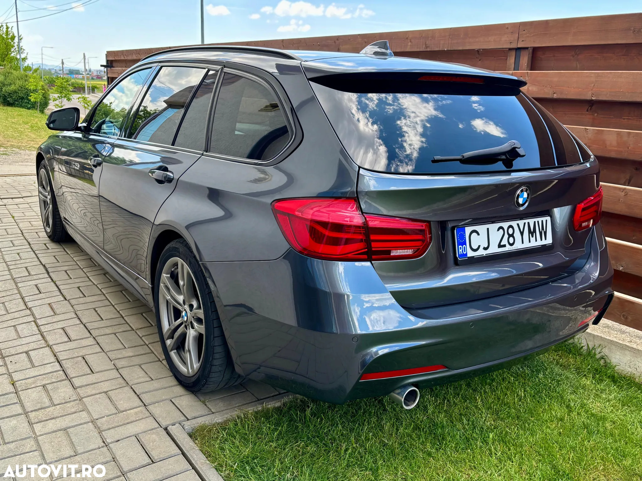 BMW Seria 3 318d Touring Aut. M Sport - 12
