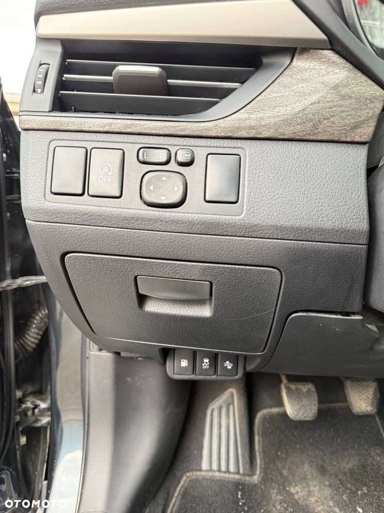 Toyota Avensis 2.0 D-4D Premium - 16