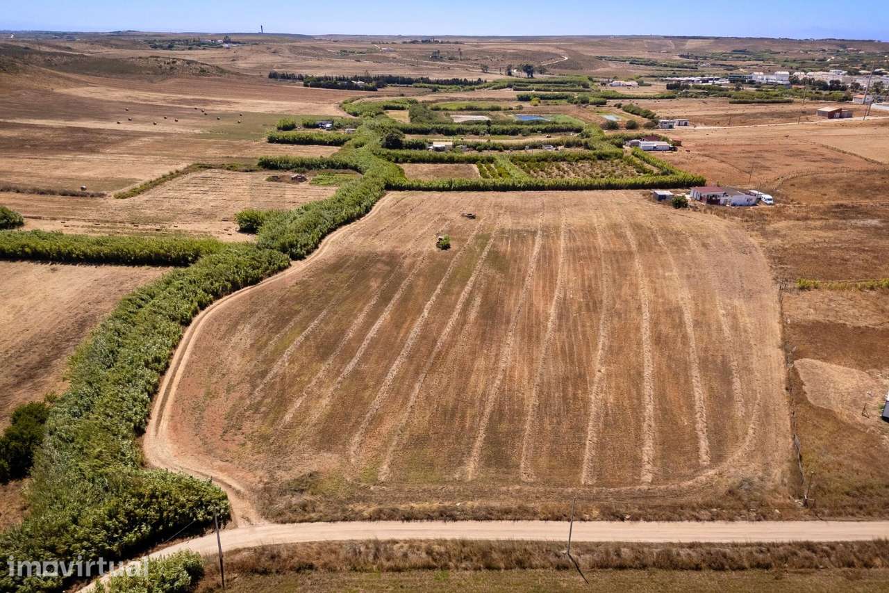 Terrenos rústicos com três poços, em Vila do Bispo - Grande imagem: 2/11
