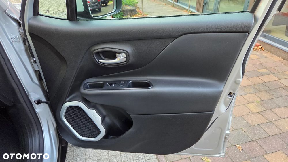 Jeep Renegade 1.4 MultiAir Limited - 32