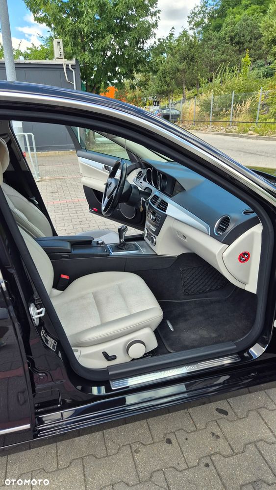 Mercedes-Benz Klasa C 200 (BlueEFFICIENCY) 7G-TRONIC Avantgarde - 11