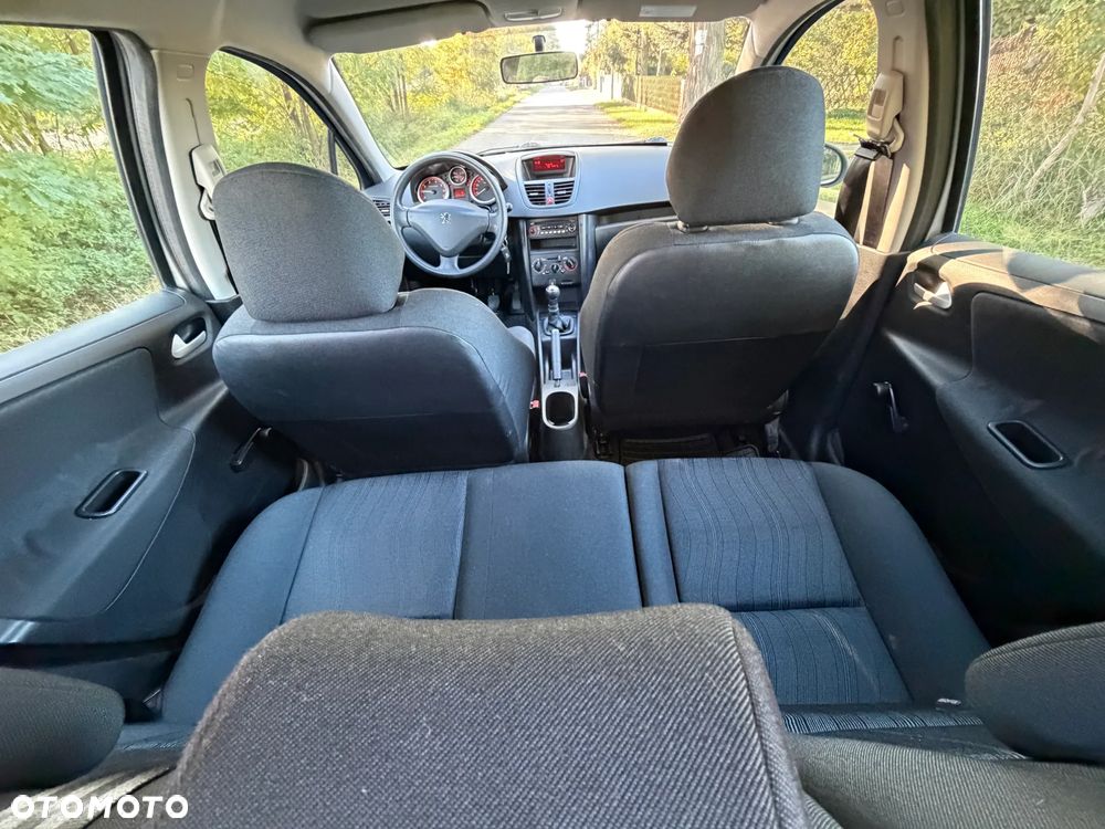 Peugeot 207 - 10