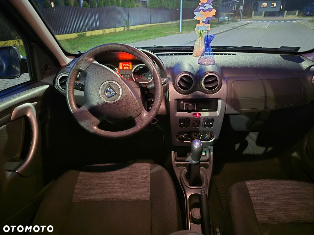 Dacia Duster 1.6 - 8
