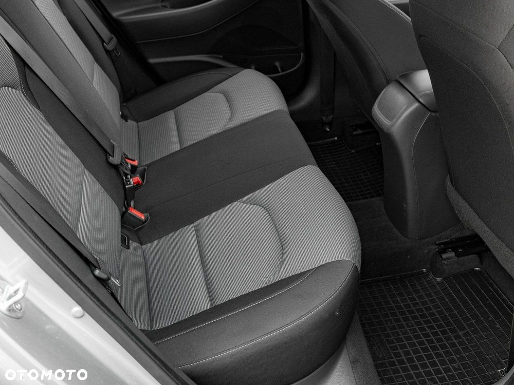 Hyundai i30 1.5 DPI Classic + - 28