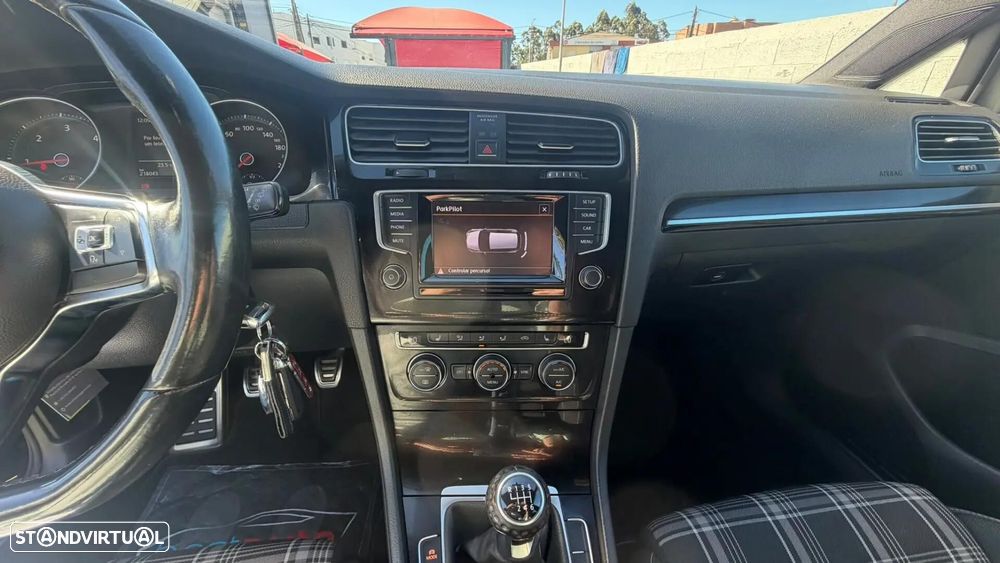 VW Golf 2.0 TDI GTD - 26