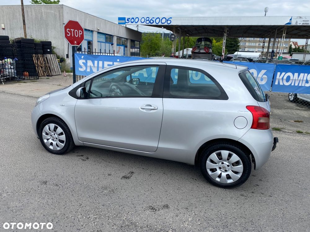 Toyota Yaris - 15