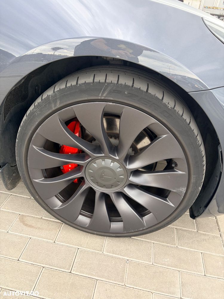 Tesla Model 3 - 11