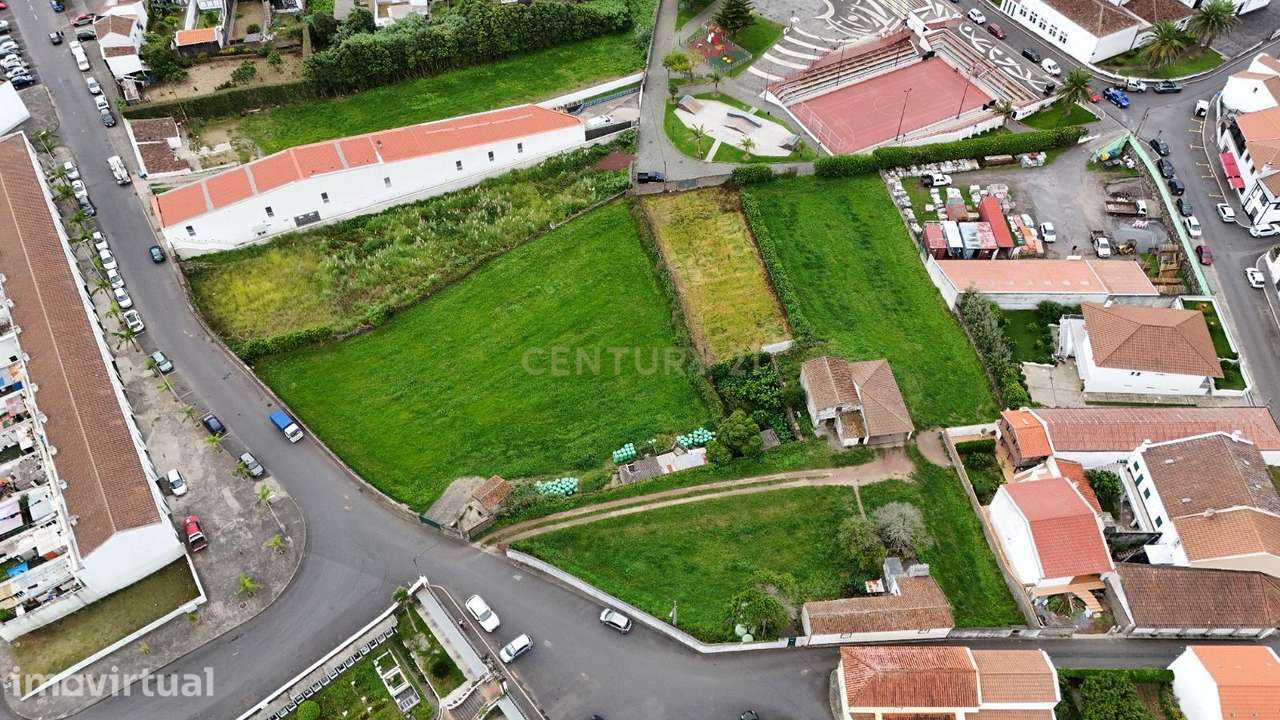 Terreno com 2.480 m² no Centro de Água de Pau, Lagoa - Grande imagem: 2/6
