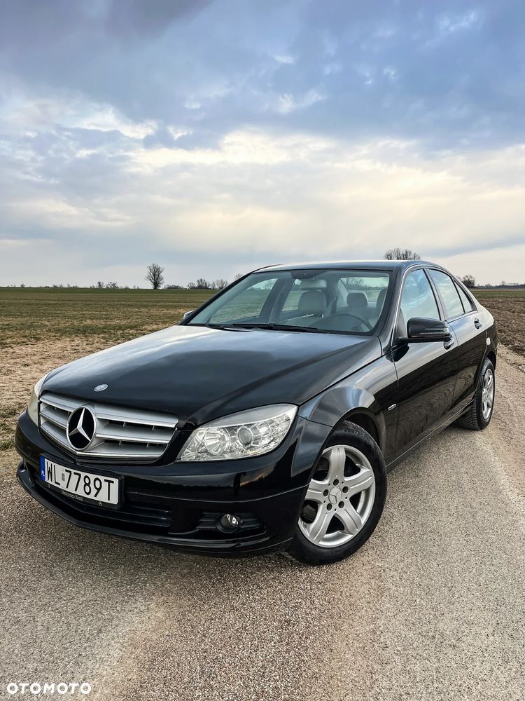 Mercedes-Benz Klasa C 180 CGI BlueEFFICIENCY Avantgarde - 2
