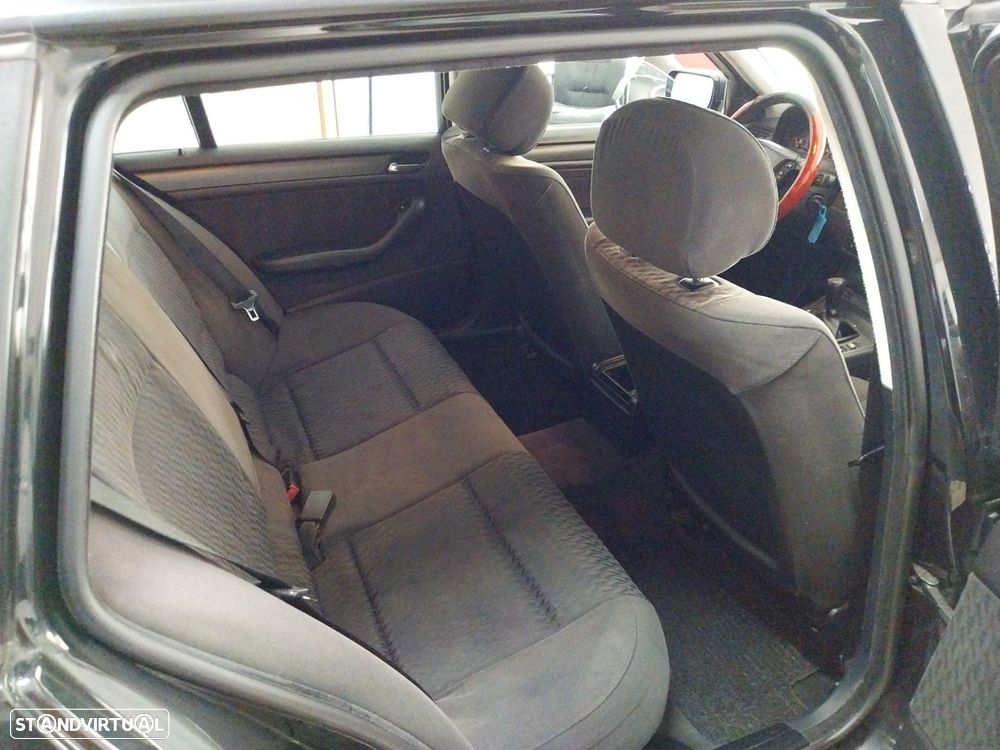 BMW 320 d Touring Séc.XXI - 7