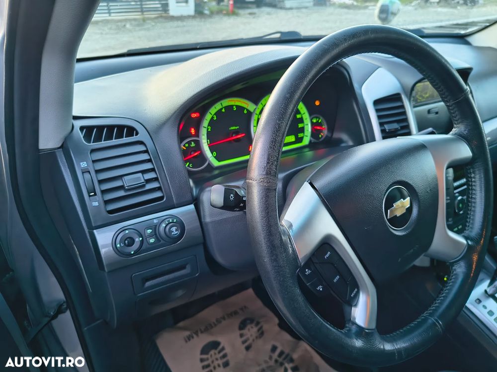 Chevrolet Captiva 2.0 4WD 7 Sitzer Automatik LT - 25