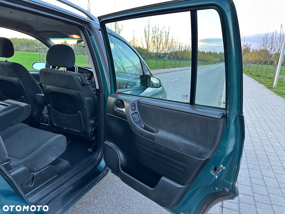 Opel Zafira 1.8 Elegance - 25