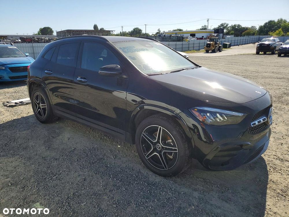 Mercedes-Benz GLA 250 4-Matic - 5