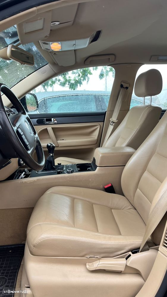 VW Touareg 3.0 TDI V6 - 9