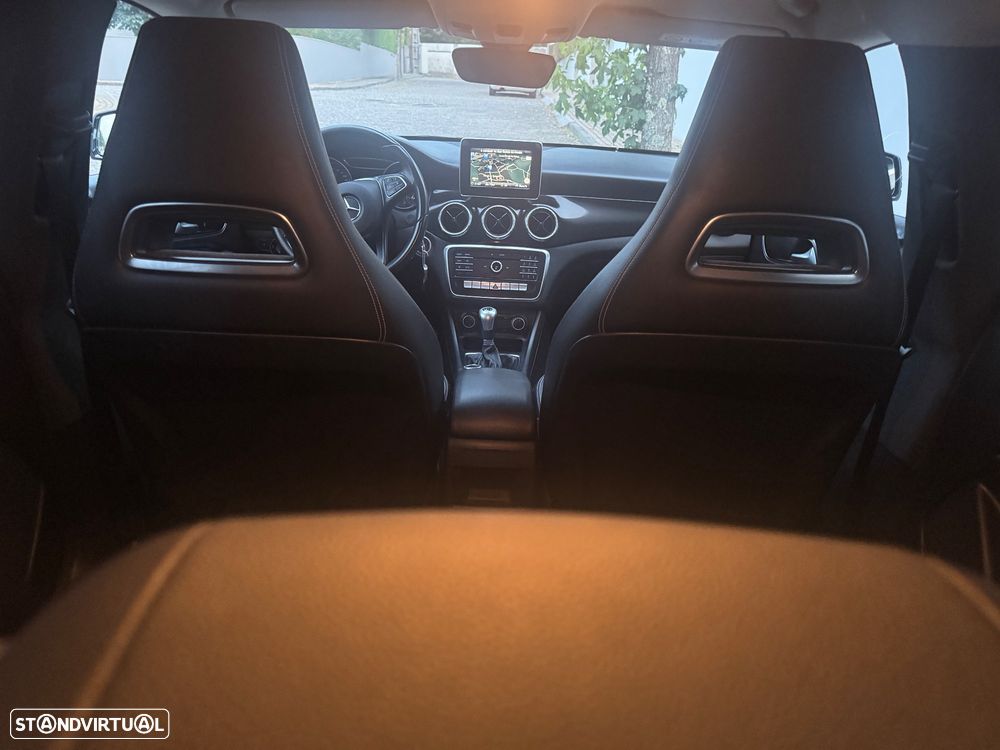 Mercedes-Benz CLA 180 d Shooting Brake - 9