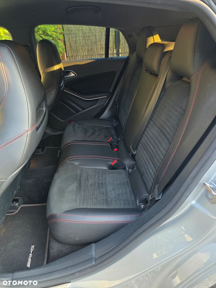 Mercedes-Benz CLA 180 7G-DCT AMG Line - 27