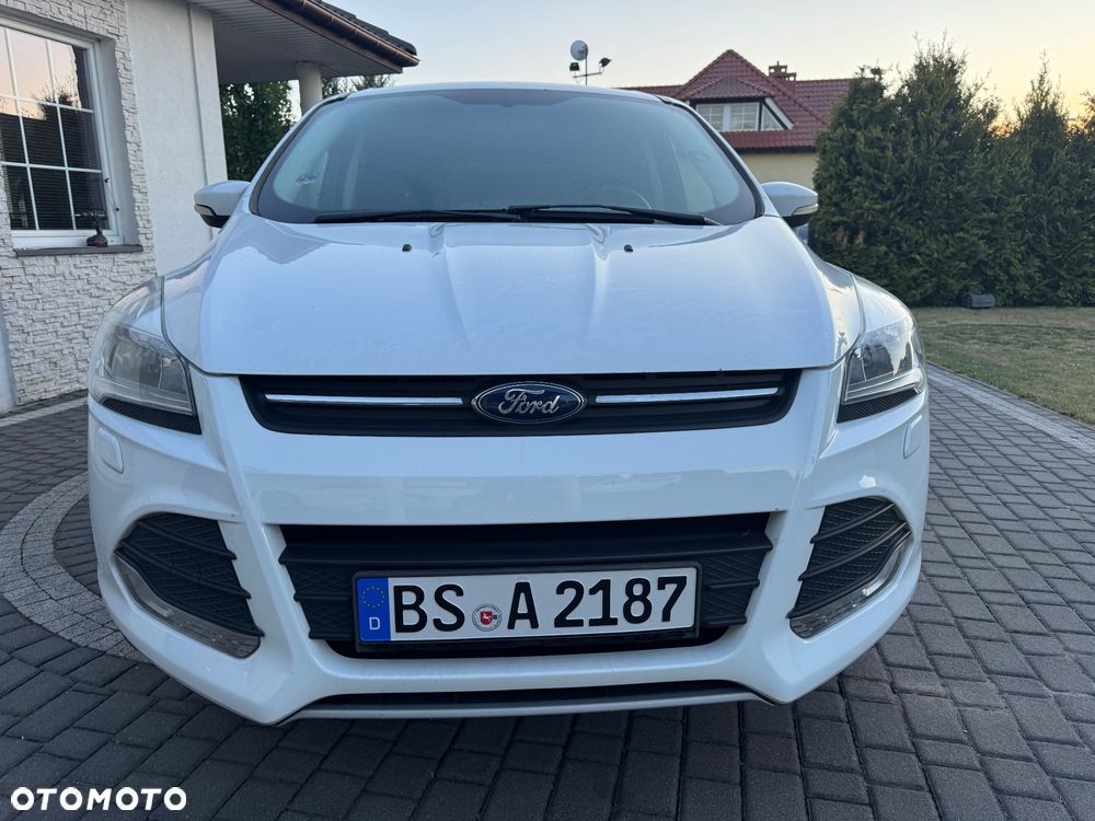 Ford Kuga 2.0 TDCi 2x4 Titanium - 2