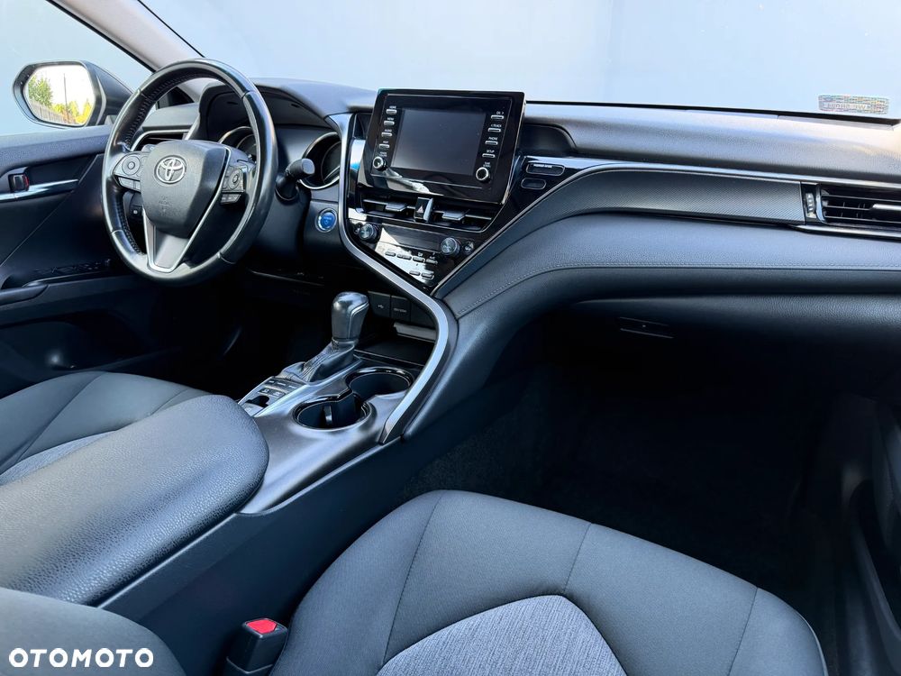 Toyota Camry 2.5 Hybrid Comfort CVT - 21