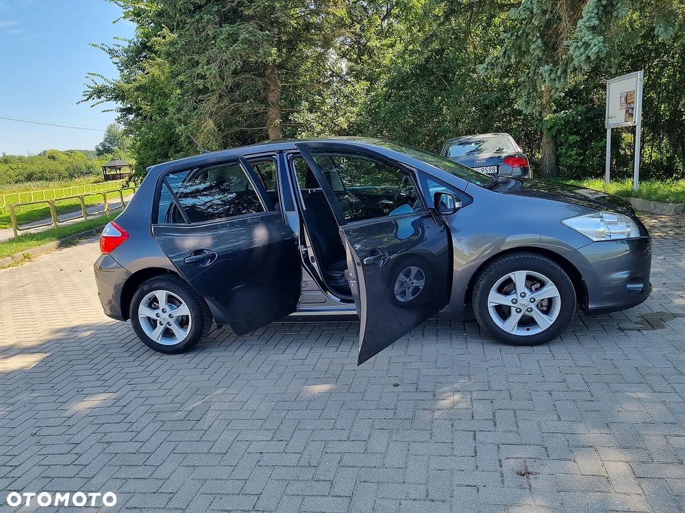 Toyota Auris 1.6 Executive - 17