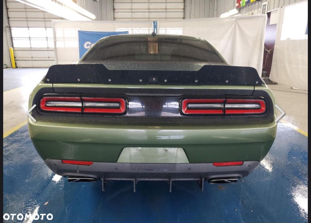 Dodge Challenger - 13