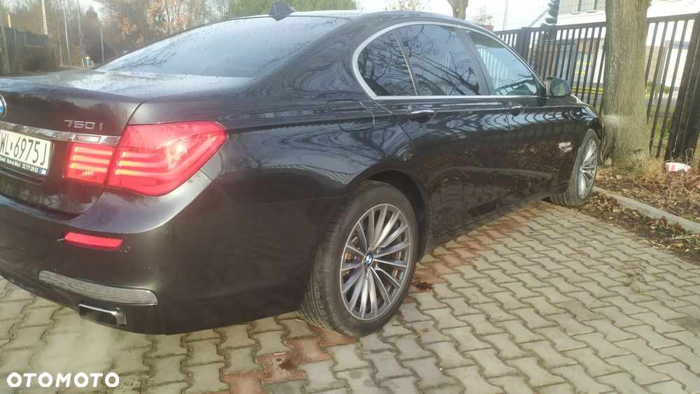 BMW Seria 7 750i xDrive - 7