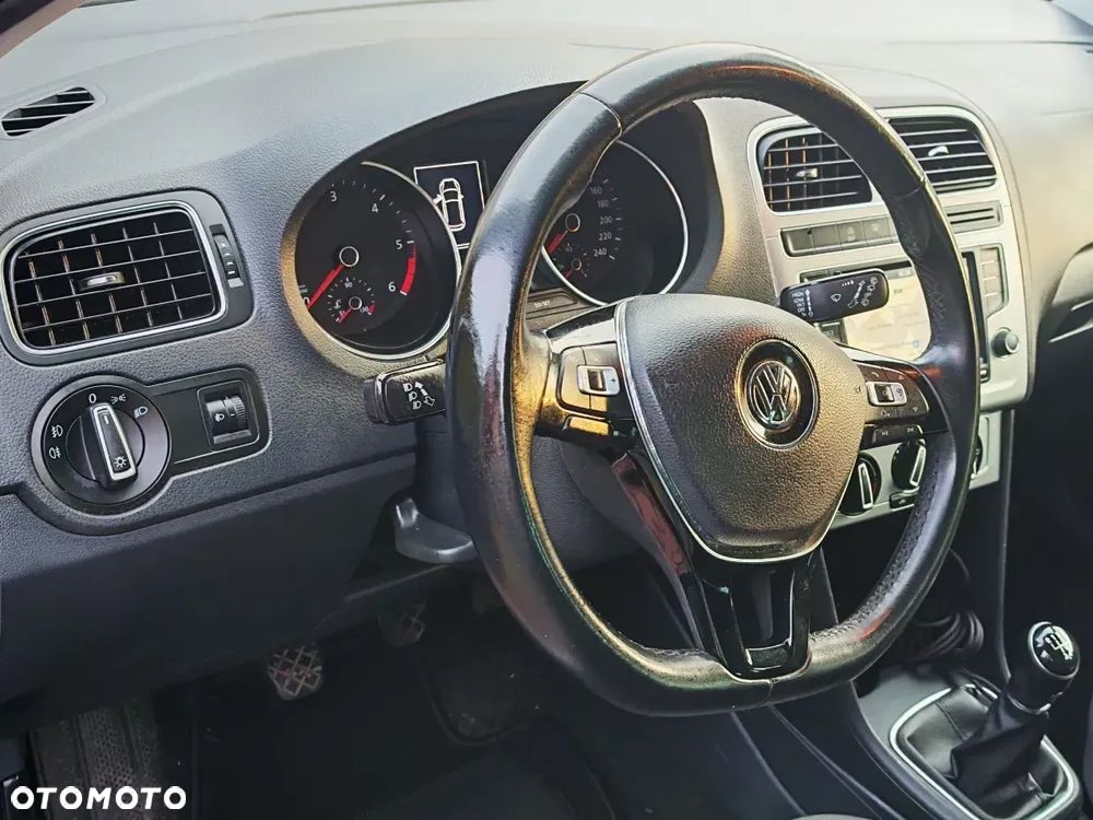 Volkswagen Polo 1.4 TDI (Blue Motion Technology) Comfortline - 10