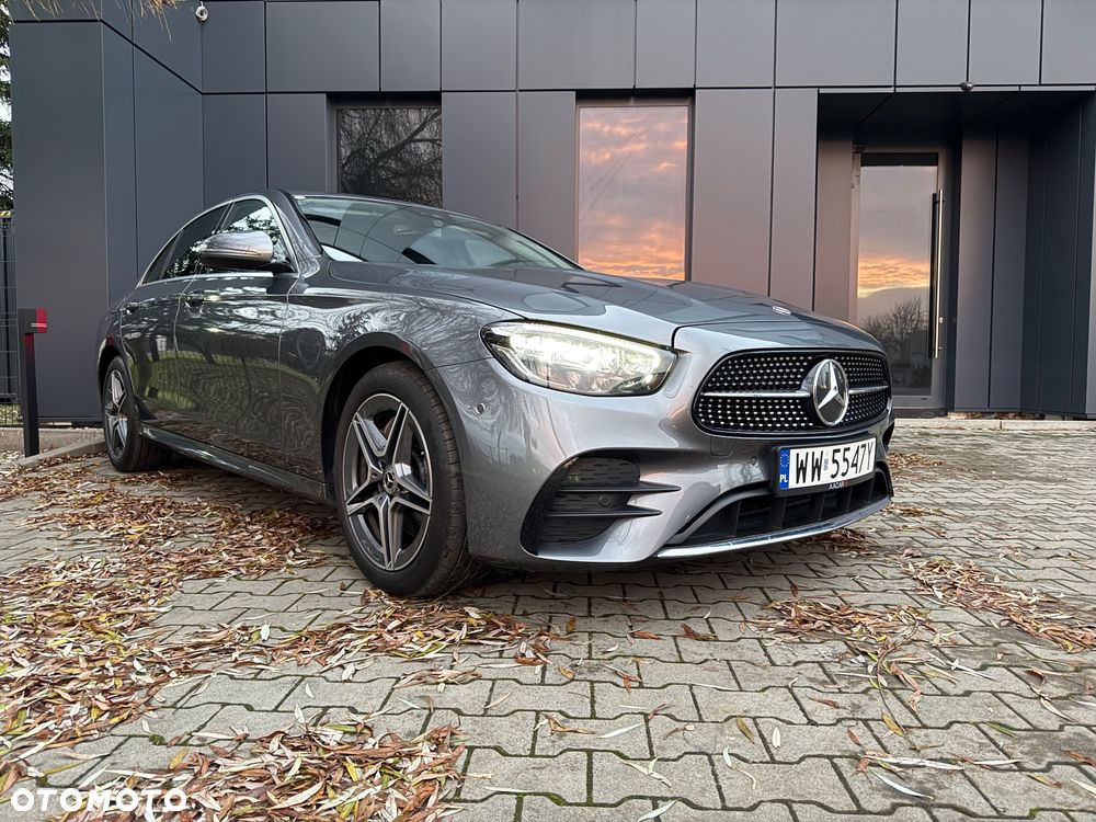 Mercedes-Benz Klasa E 220 d 4Matic 9G-TRONIC AMG Line - 1
