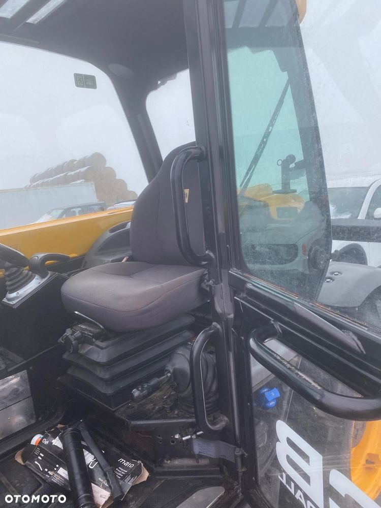 JCB 541/70 - 8