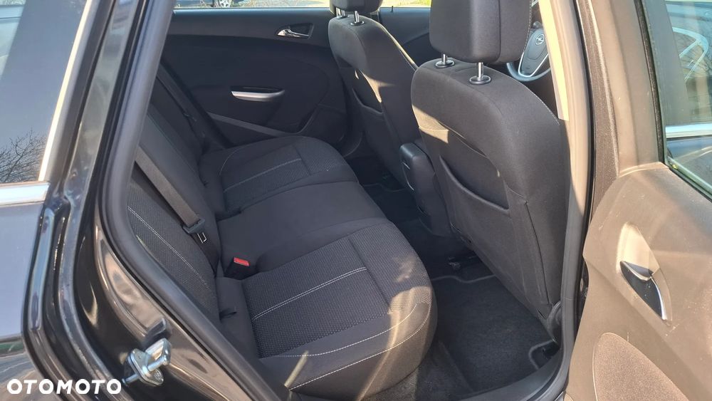 Opel Astra 1.6 Turbo 150 Jahre - 13