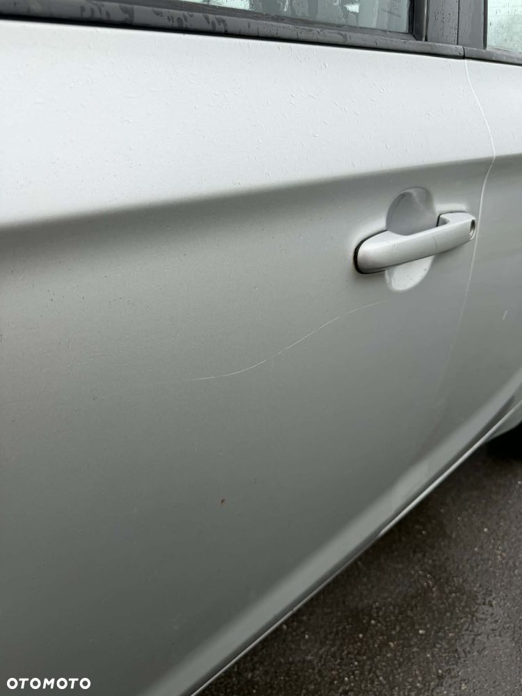 Hyundai i20 1.2 Comfort - 11